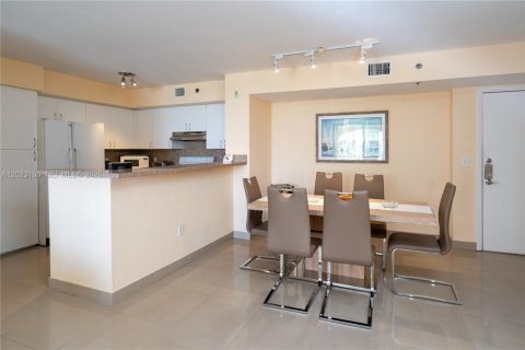 Condo in Aventura, Florida, 2 bedrooms  № 2188703 - photo 5