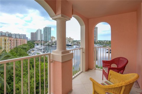 Condo in Aventura, Florida, 2 bedrooms  № 2188703 - photo 16