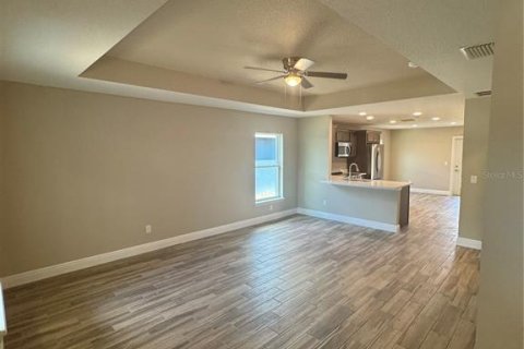 House in Eustis, Florida 3 bedrooms, 119.29 sq.m. № 1873508 - photo 4