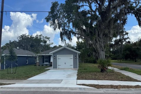 House in Eustis, Florida 3 bedrooms, 119.29 sq.m. № 1873508 - photo 1