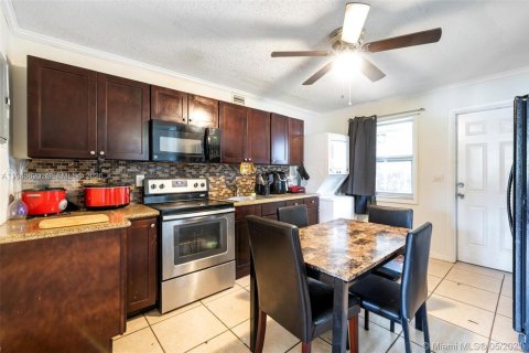 Villa ou maison à louer à Miami, Floride: 2 chambres, 69.12 m2 № 2000533 - photo 8