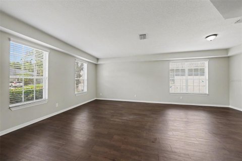 House in Lutz, Florida 5 bedrooms, 339.93 sq.m. № 2231491 - photo 6