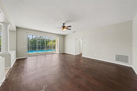 House in Lutz, Florida 5 bedrooms, 339.93 sq.m. № 2231491 - photo 11