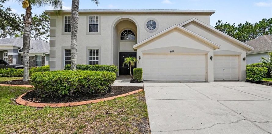 House in Lutz, Florida 5 bedrooms, 339.93 sq.m. № 2231491