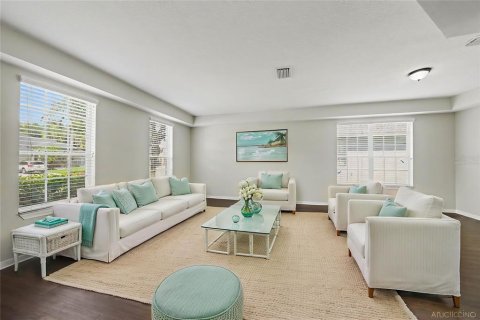 House in Lutz, Florida 5 bedrooms, 339.93 sq.m. № 2231491 - photo 5
