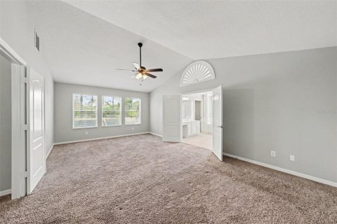 House in Lutz, Florida 5 bedrooms, 339.93 sq.m. № 2231491 - photo 17