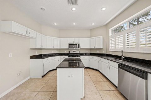 House in Lutz, Florida 5 bedrooms, 339.93 sq.m. № 2231491 - photo 14