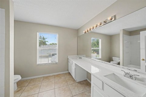 House in Lutz, Florida 5 bedrooms, 339.93 sq.m. № 2231491 - photo 25