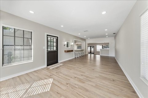 Снять в аренду виллу или дом в Саут-Майами, Флорида 5 спален, 343.37м2, № 2019806 - фото 14