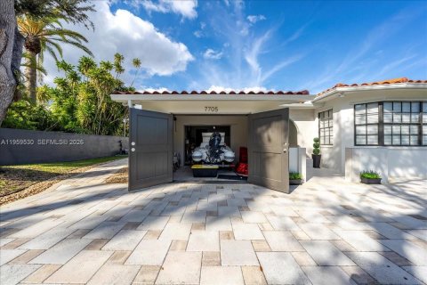 Снять в аренду виллу или дом в Саут-Майами, Флорида 5 спален, 343.37м2, № 2019806 - фото 6