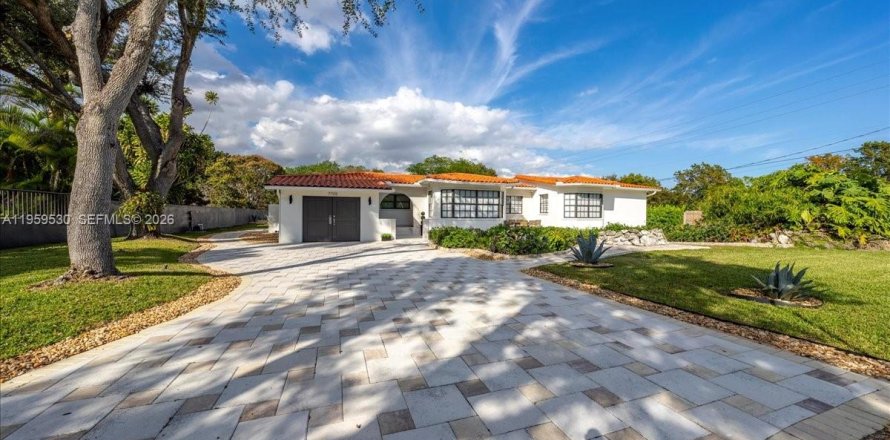 Дом в Саут-Майами, Флорида 5 спален, 343.37м2 № 2019806