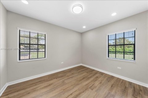 Снять в аренду виллу или дом в Саут-Майами, Флорида 5 спален, 343.37м2, № 2019806 - фото 27