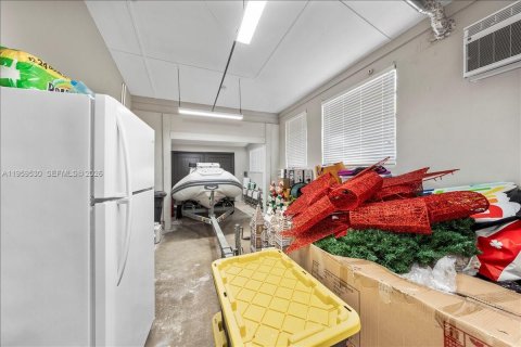 Снять в аренду виллу или дом в Саут-Майами, Флорида 5 спален, 343.37м2, № 2019806 - фото 10