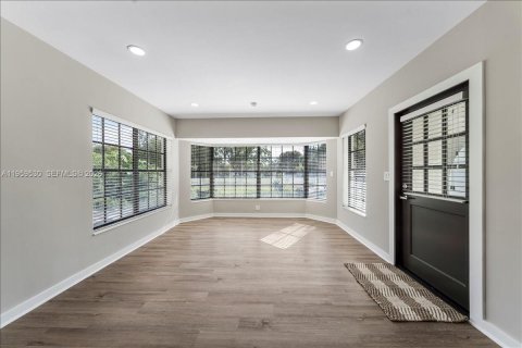 Снять в аренду виллу или дом в Саут-Майами, Флорида 5 спален, 343.37м2, № 2019806 - фото 15