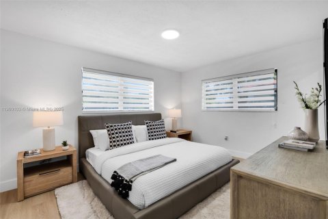 House in Fort Lauderdale, Florida 4 bedrooms, 142.51 sq.m. № 1953643 - photo 18