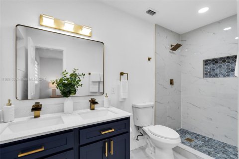 House in Fort Lauderdale, Florida 4 bedrooms, 142.51 sq.m. № 1953643 - photo 22