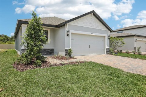 House in Zephyrhills, Florida 3 bedrooms, 140.56 sq.m. № 1651677 - photo 10