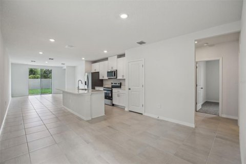 House in Zephyrhills, Florida 3 bedrooms, 140.56 sq.m. № 1651677 - photo 16