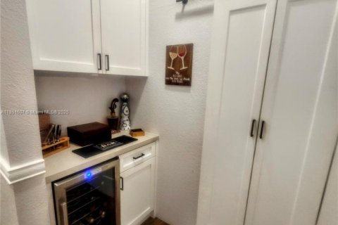 Купить виллу или дом в Майами, Флорида 4 спальни, 124.49м2, № 1858510 - фото 9