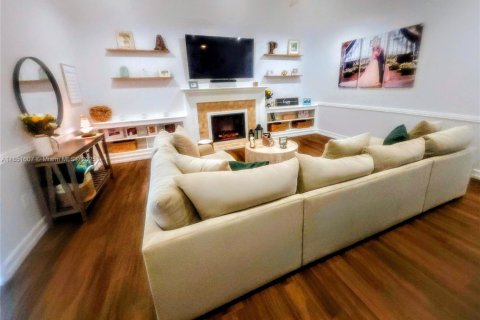 Купить виллу или дом в Майами, Флорида 4 спальни, 124.49м2, № 1858510 - фото 15