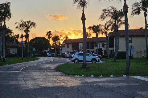 Condominio en alquiler en Lake Worth, Florida, 2 dormitorios, 68.28 m2 № 1187626 - foto 1