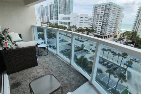 Купить кондоминиум в Холливуд, Флорида 2 спальни, 117.99м2, № 1957897 - фото 12