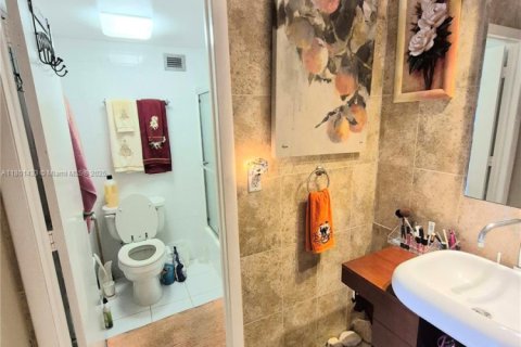 Купить кондоминиум в Холливуд, Флорида 2 спальни, 117.99м2, № 1957897 - фото 23