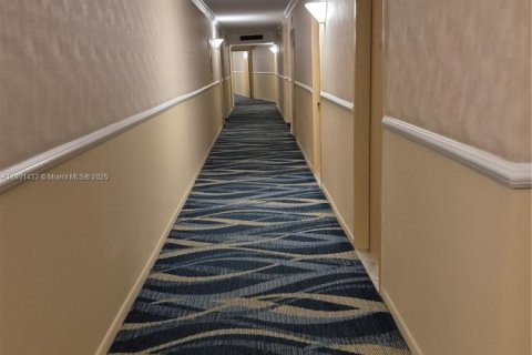 Купить кондоминиум в Холливуд, Флорида 2 спальни, 117.99м2, № 1957897 - фото 29