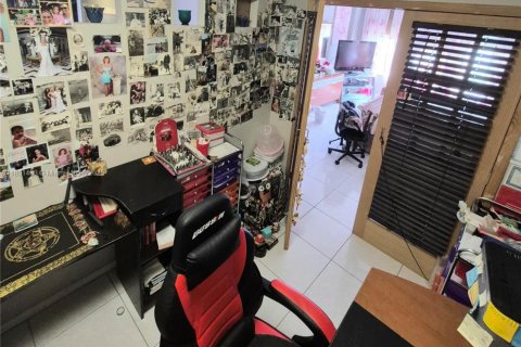 Купить кондоминиум в Холливуд, Флорида 2 спальни, 117.99м2, № 1957897 - фото 28