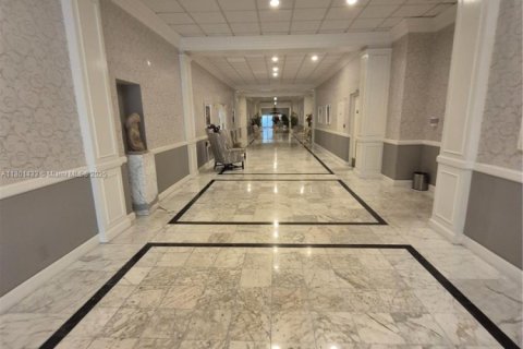 Купить кондоминиум в Холливуд, Флорида 2 спальни, 117.99м2, № 1957897 - фото 30