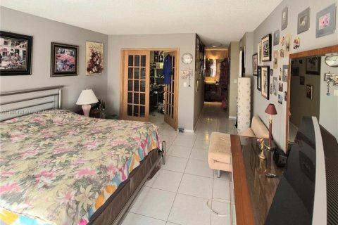 Купить кондоминиум в Холливуд, Флорида 2 спальни, 117.99м2, № 1957897 - фото 19