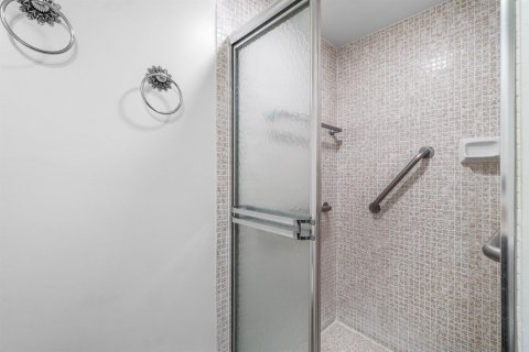 Condo in Delray Beach, Florida, 2 bedrooms  № 2389684 - photo 18