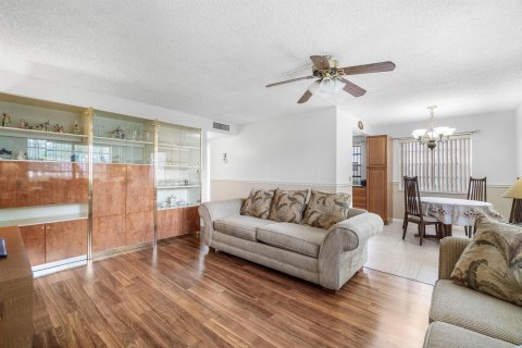Condo in Delray Beach, Florida, 2 bedrooms  № 2389684 - photo 7