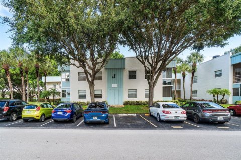Condo in Delray Beach, Florida, 2 bedrooms  № 2389684 - photo 4