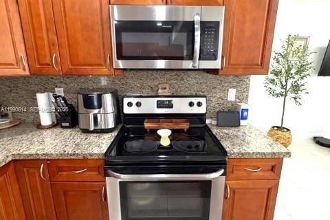 Casa en venta en Miami Gardens, Florida, 4 dormitorios, 173.82 m2 № 2058055 - foto 28