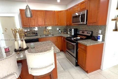 Casa en venta en Miami Gardens, Florida, 4 dormitorios, 173.82 m2 № 2058055 - foto 26
