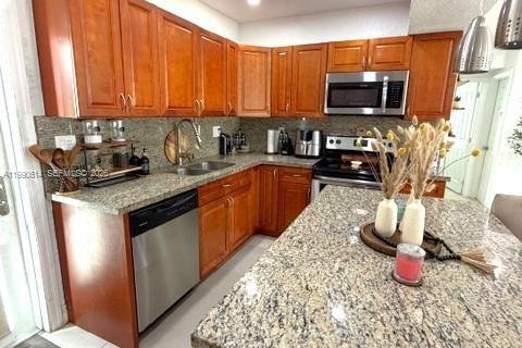 Casa en venta en Miami Gardens, Florida, 4 dormitorios, 173.82 m2 № 2058055 - foto 27