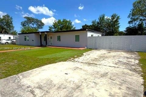 Casa en venta en Miami Gardens, Florida, 4 dormitorios, 173.82 m2 № 2058055 - foto 11