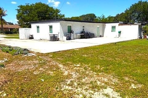 Casa en venta en Miami Gardens, Florida, 4 dormitorios, 173.82 m2 № 2058055 - foto 16