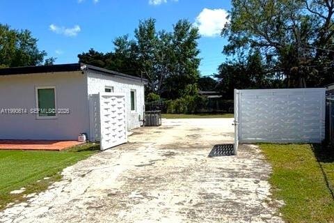 Casa en venta en Miami Gardens, Florida, 4 dormitorios, 173.82 m2 № 2058055 - foto 14