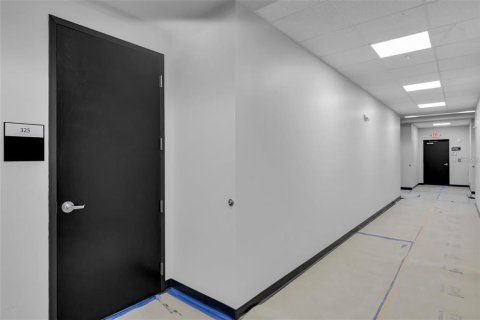 Immobilier commercial à louer à Orlando, Floride: 71.35 m2 № 1673114 - photo 4