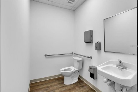 Immobilier commercial à louer à Orlando, Floride: 71.35 m2 № 1673114 - photo 8