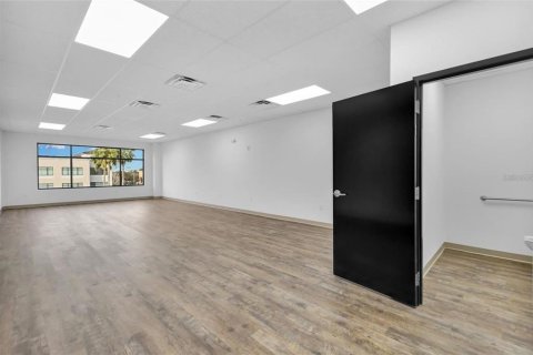 Immobilier commercial à louer à Orlando, Floride: 71.35 m2 № 1673114 - photo 7