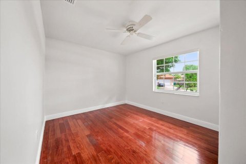Villa ou maison à louer à Hialeah, Floride: 3 chambres, 206.34 m2 № 2178580 - photo 25