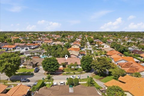 Villa ou maison à louer à Hialeah, Floride: 3 chambres, 206.34 m2 № 2178580 - photo 30