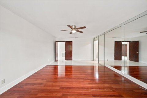 Villa ou maison à louer à Hialeah, Floride: 3 chambres, 206.34 m2 № 2178580 - photo 17