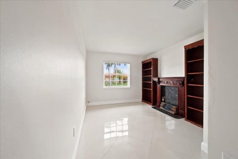 Villa ou maison à louer à Hialeah, Floride: 3 chambres, 206.34 m2 № 2178580 - photo 23