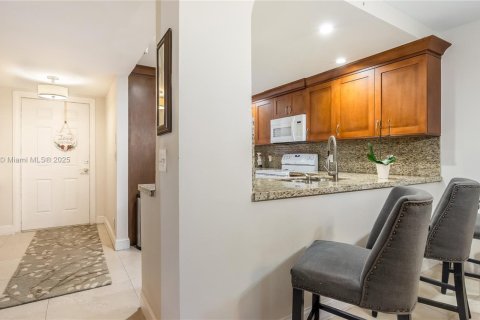 Copropriété à vendre à Tamarac, Floride: 2 chambres, 105.26 m2 № 1970476 - photo 9