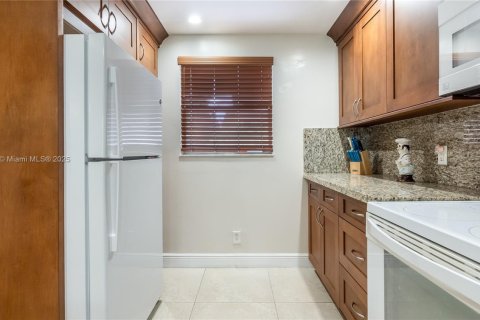 Copropriété à vendre à Tamarac, Floride: 2 chambres, 105.26 m2 № 1970476 - photo 7