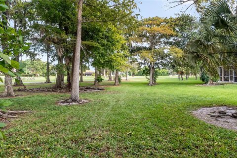 Copropriété à vendre à Tamarac, Floride: 2 chambres, 105.26 m2 № 1970476 - photo 16